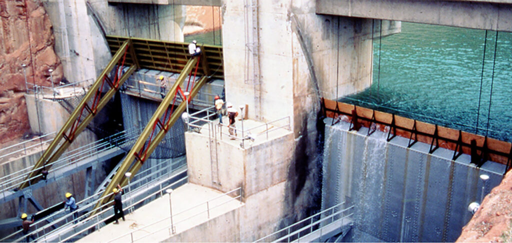 Construction on Glen Canyon Dam